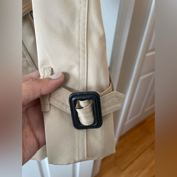 Burberry coat - Picture 5 of 10